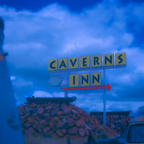 Blue Caverns Inn 