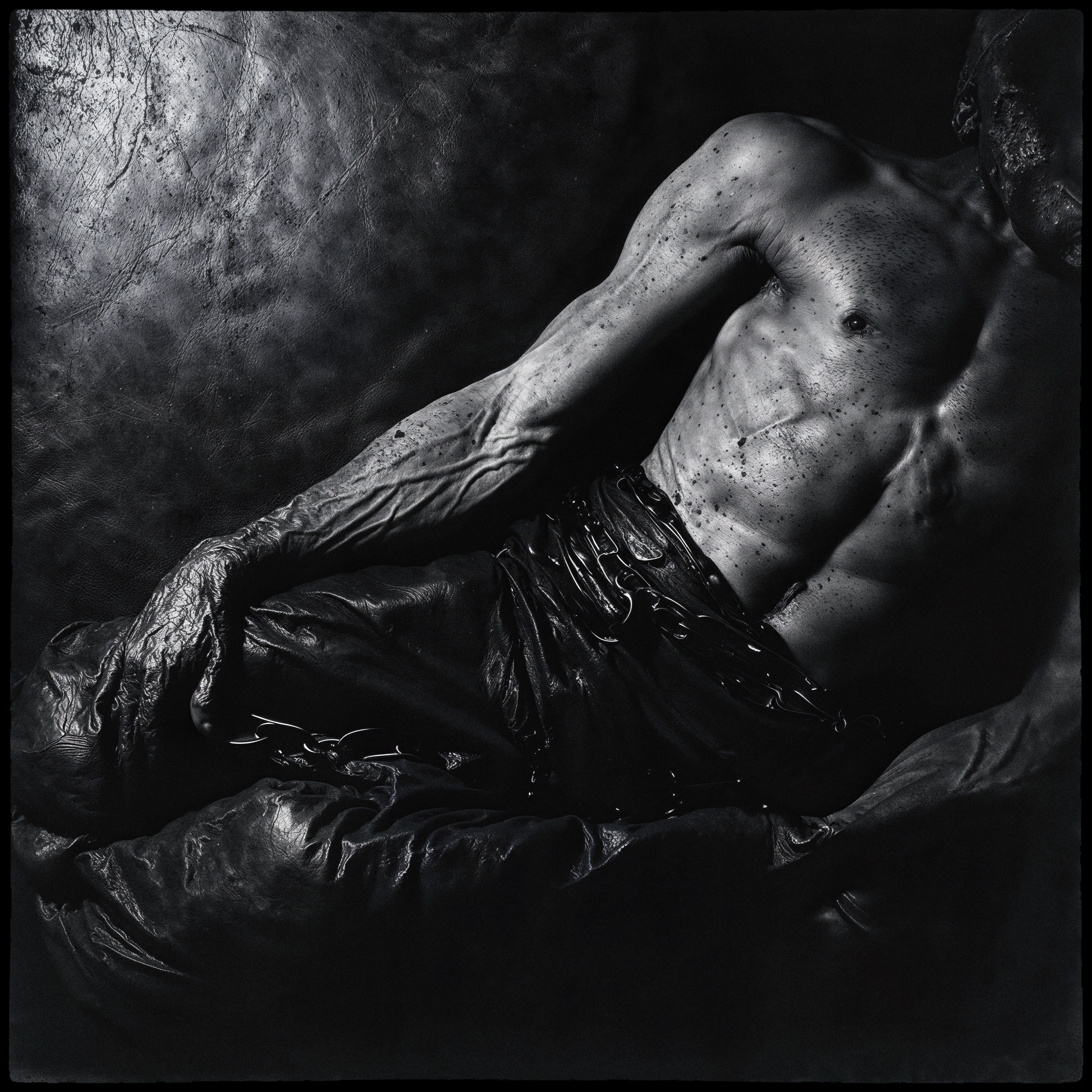"DARKROOM" no.25