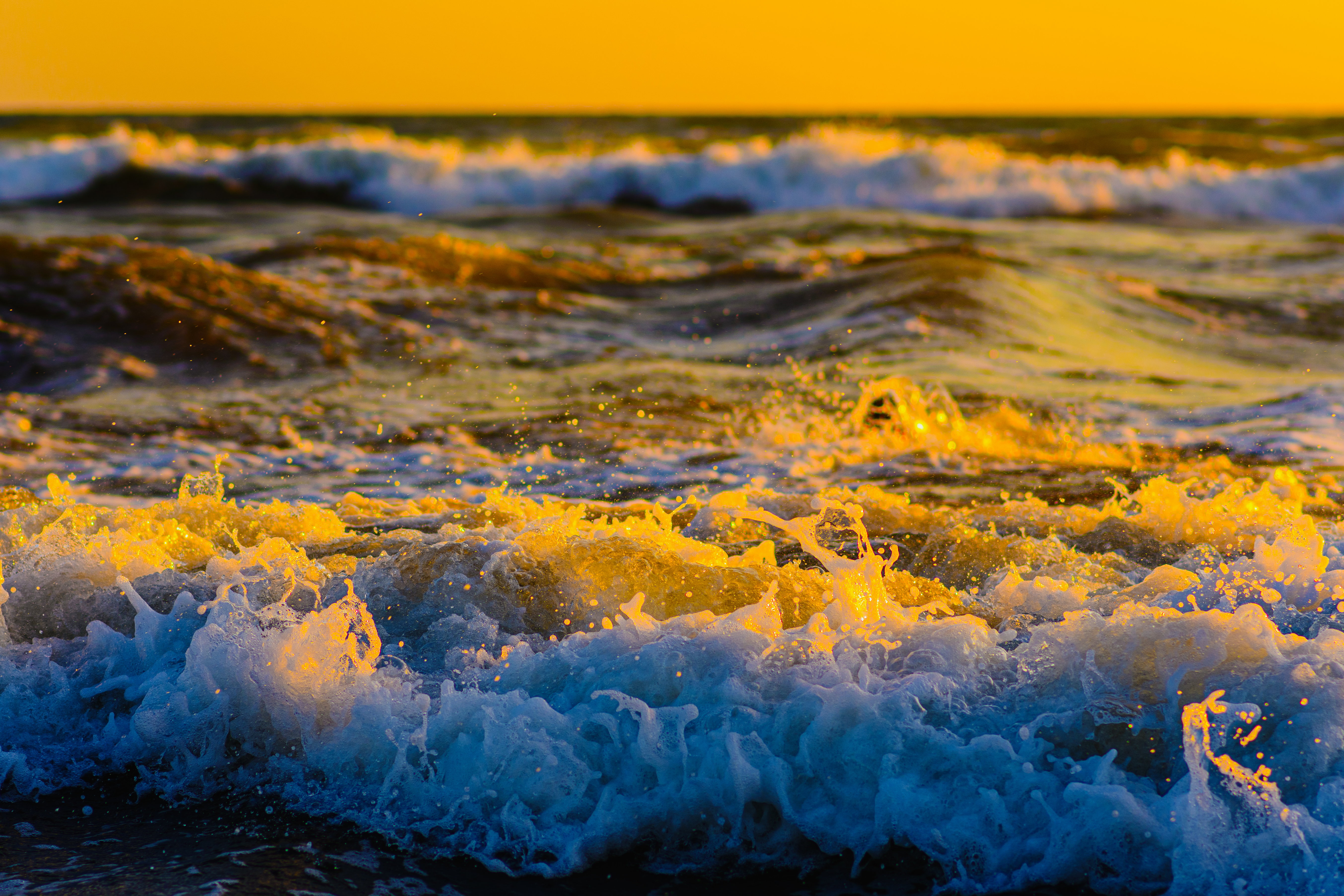  Sunset waves