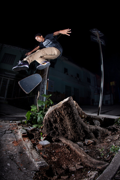 @willdias - frontside heelflip