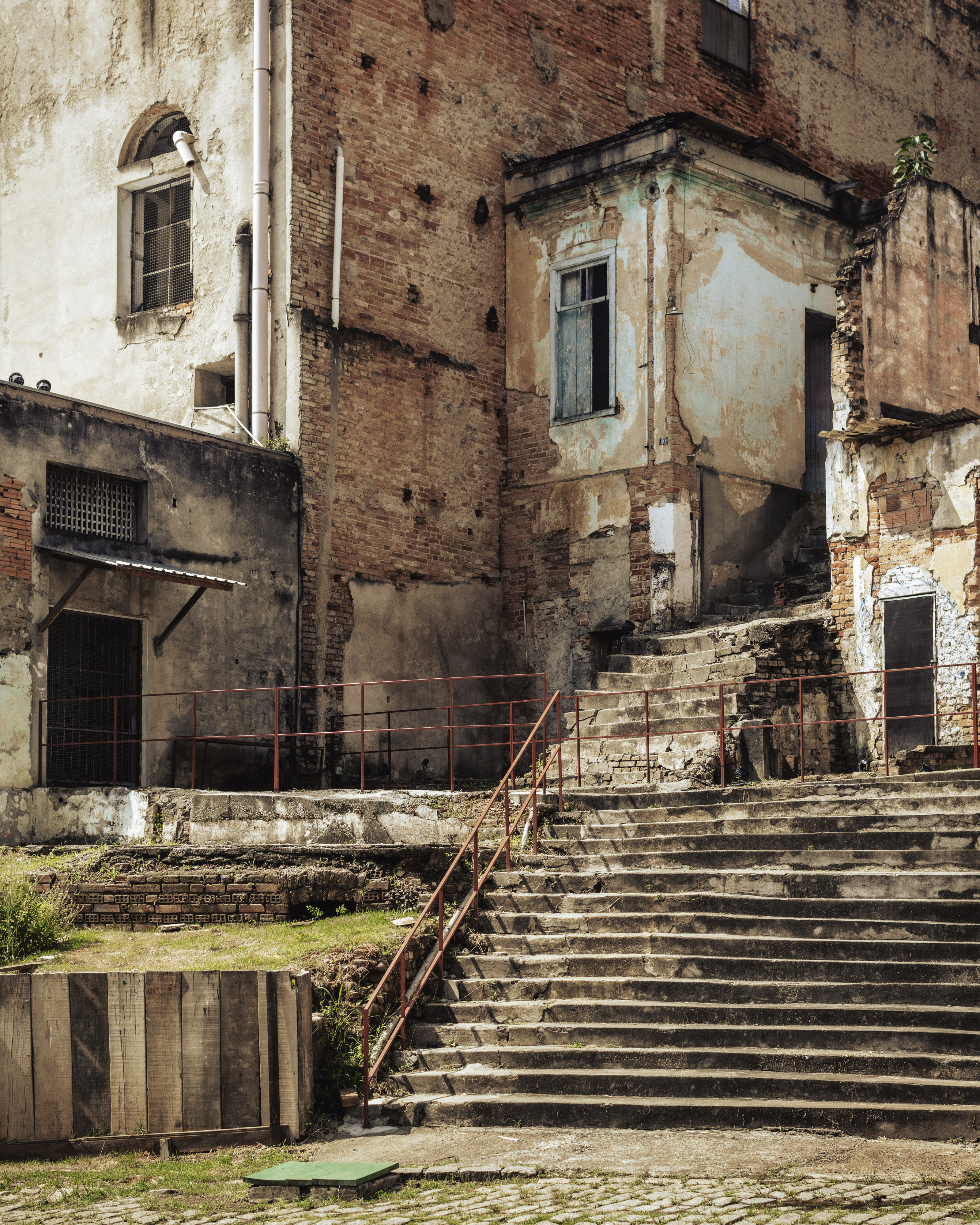 Desconstructo - An abandoned mansion 02