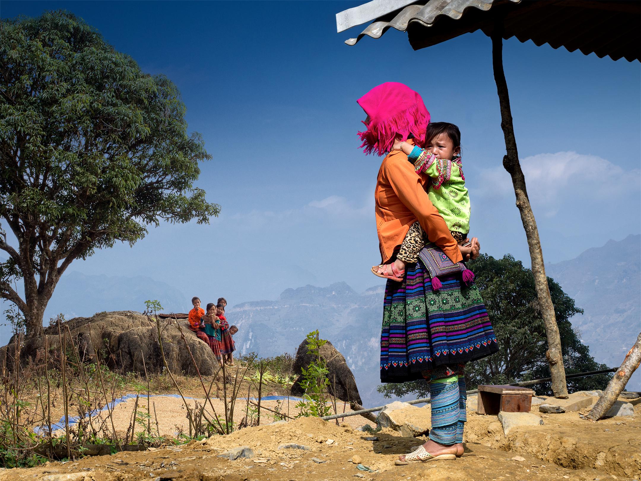 PORTRAITS OF STRENGTH: Women in Ethnic Vietnam (Tech-Enhanced)
