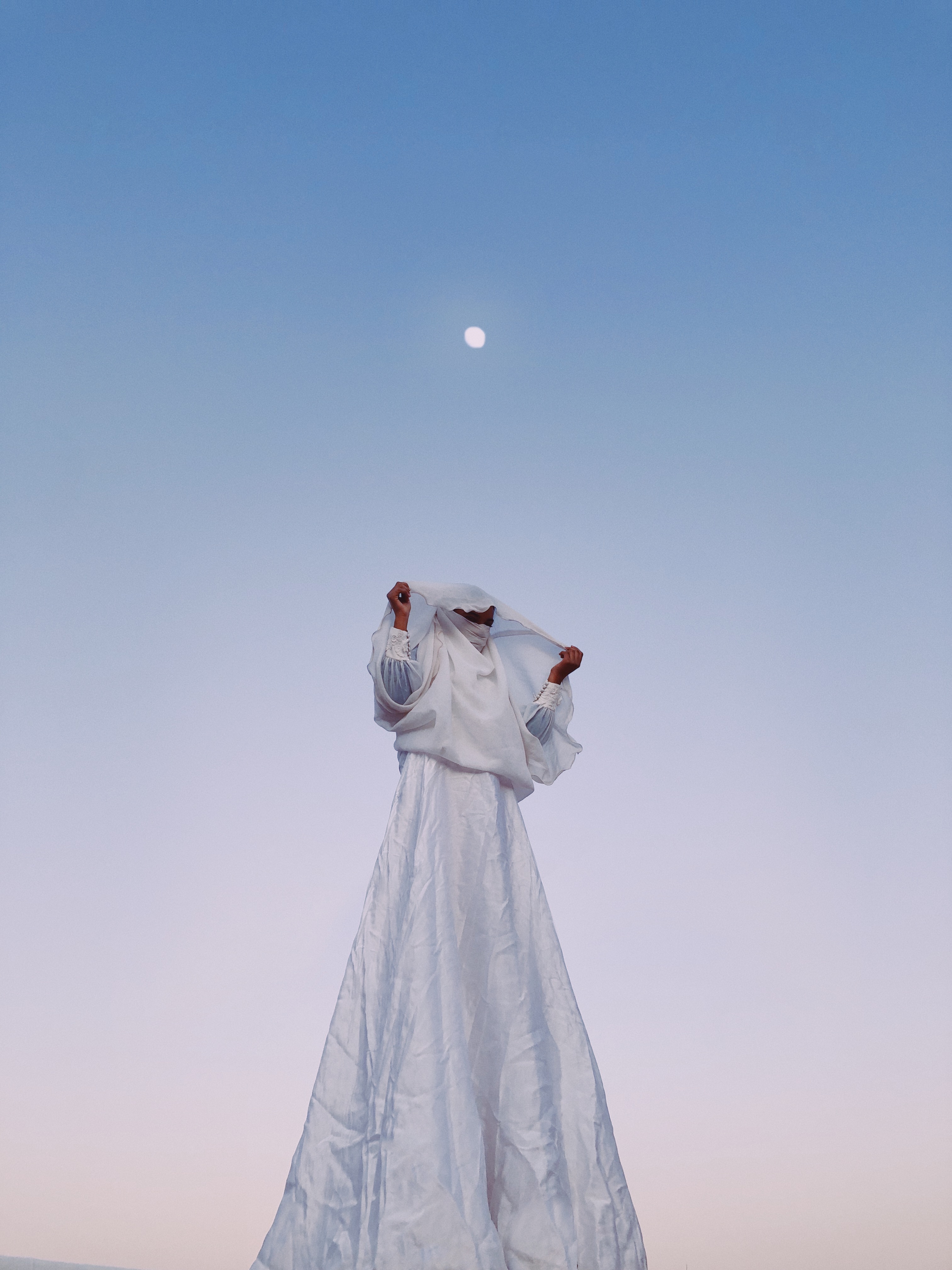 bowing to the moon