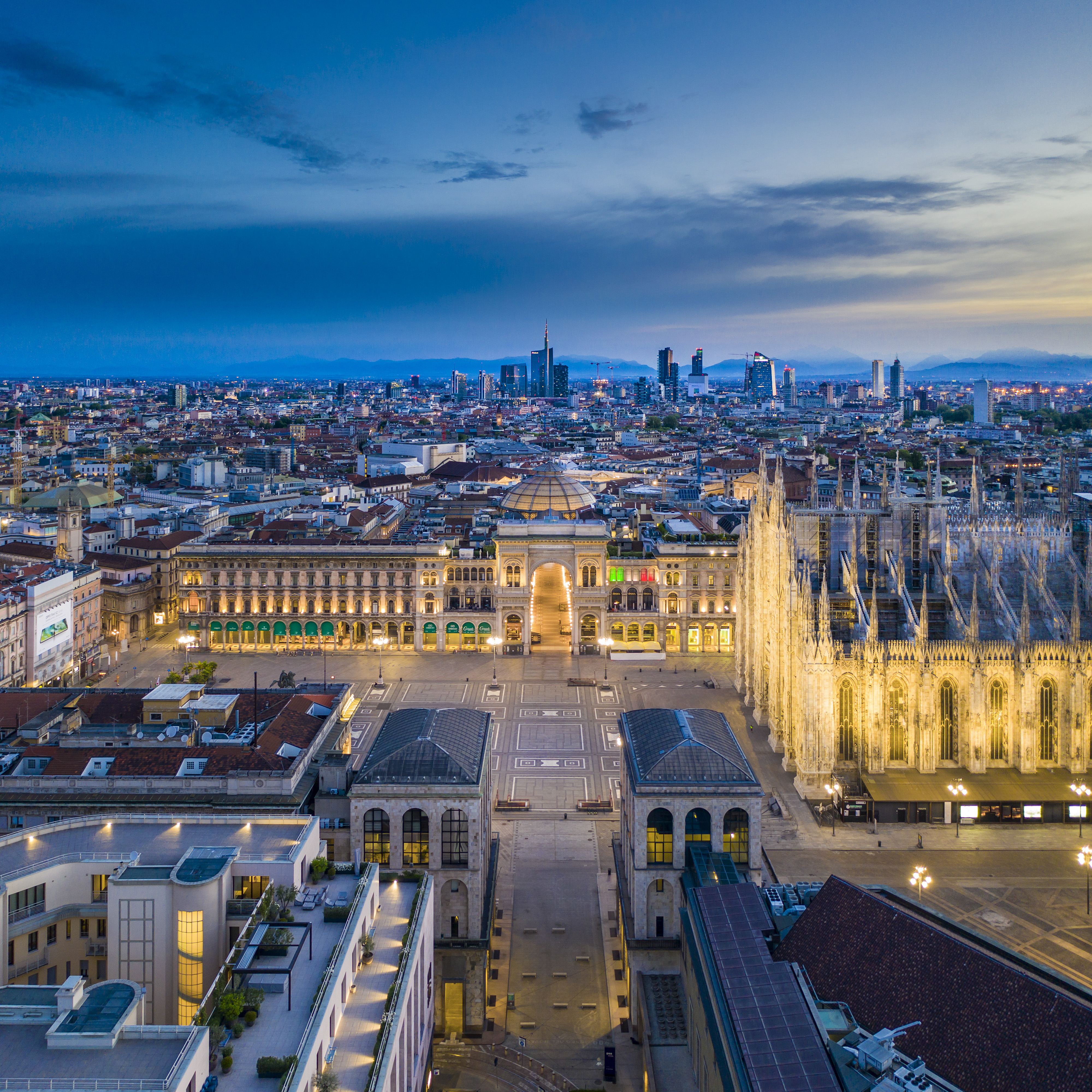 The Cathedral and Galleria Vittorio Emanuele II - Cities in the era of lockdown: Milan