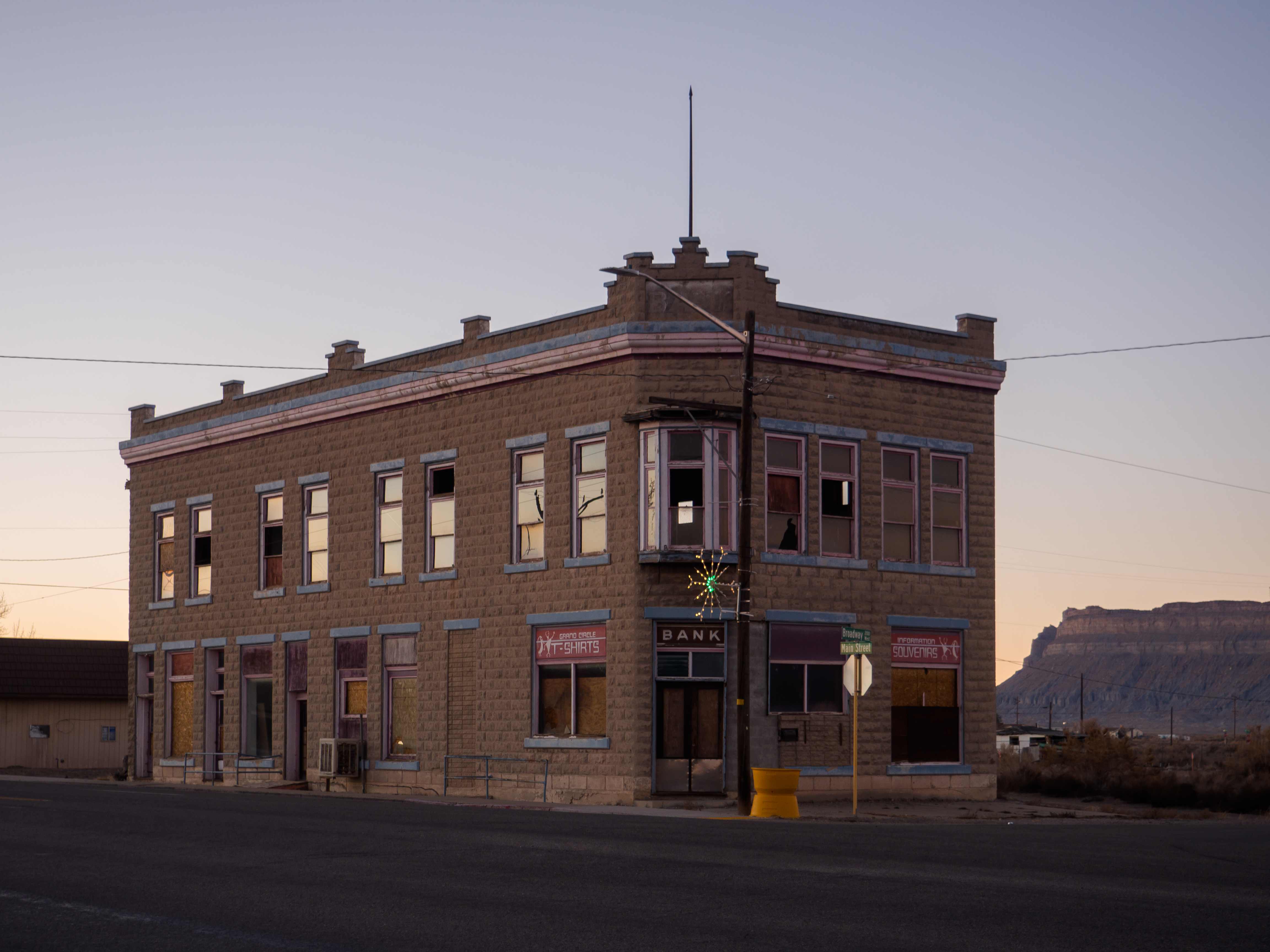 Green River #14 - The Bank