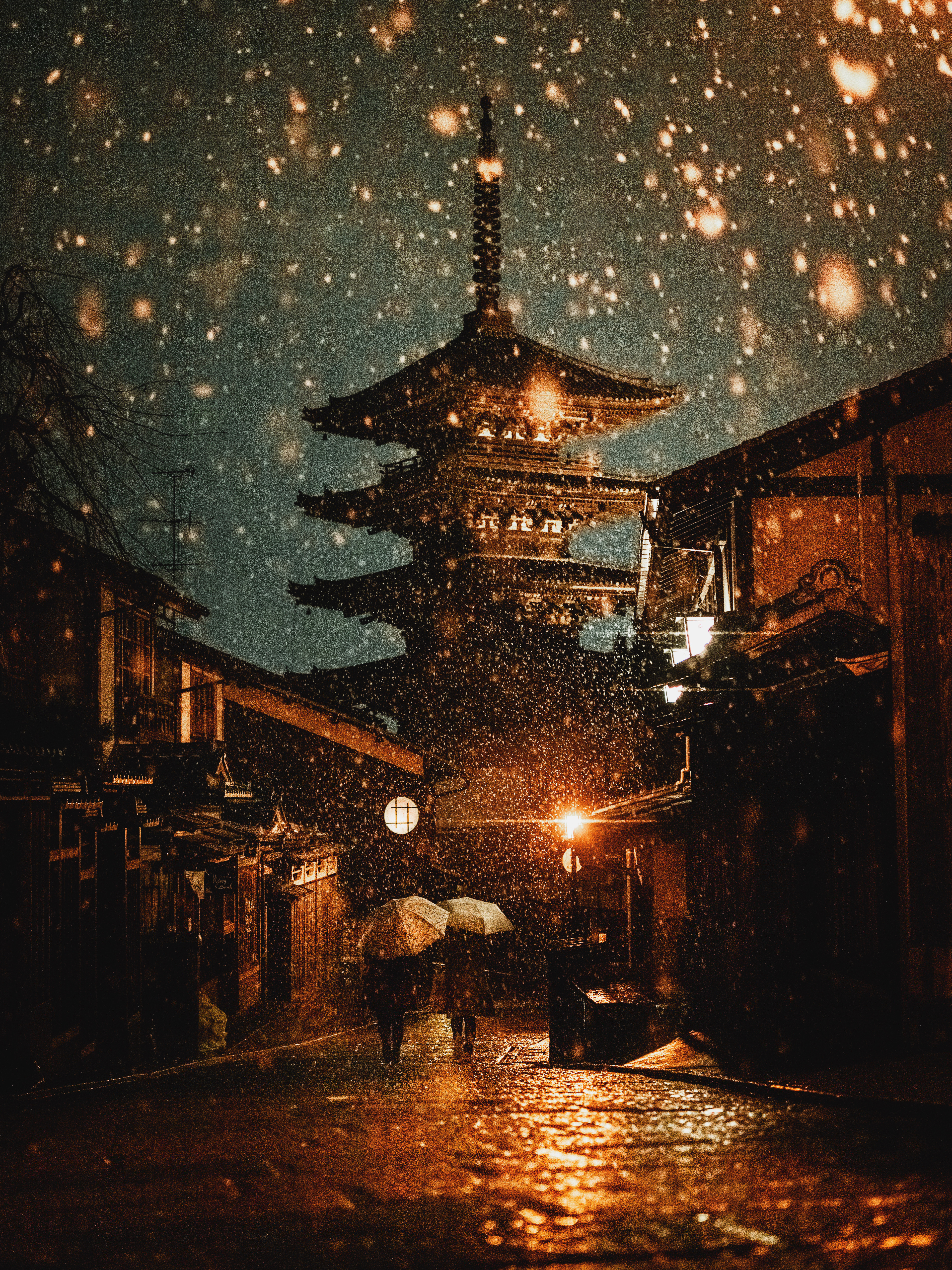 Hopeful snow in Kyoto