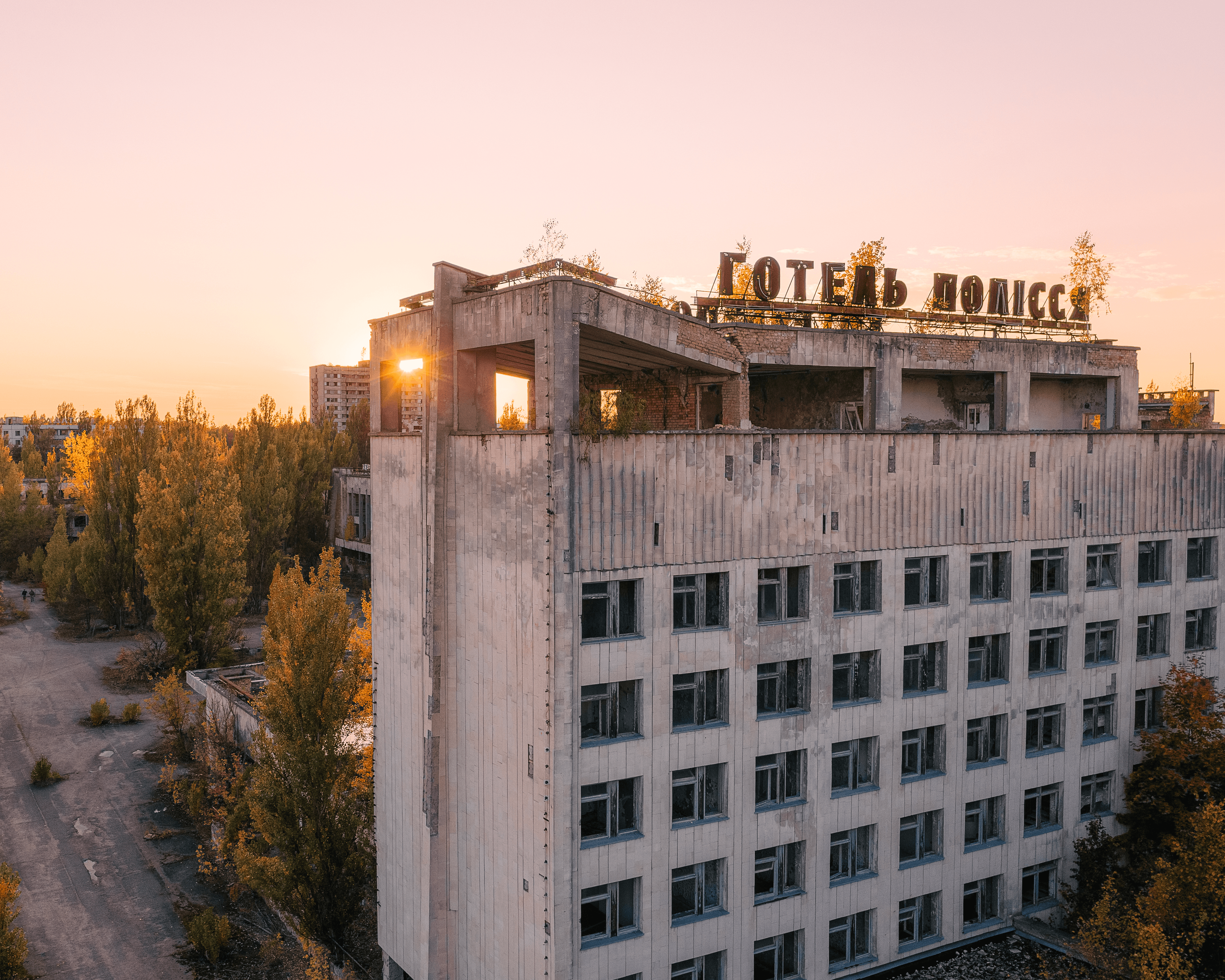 CONTAMINATED #34 - Hotel Polise