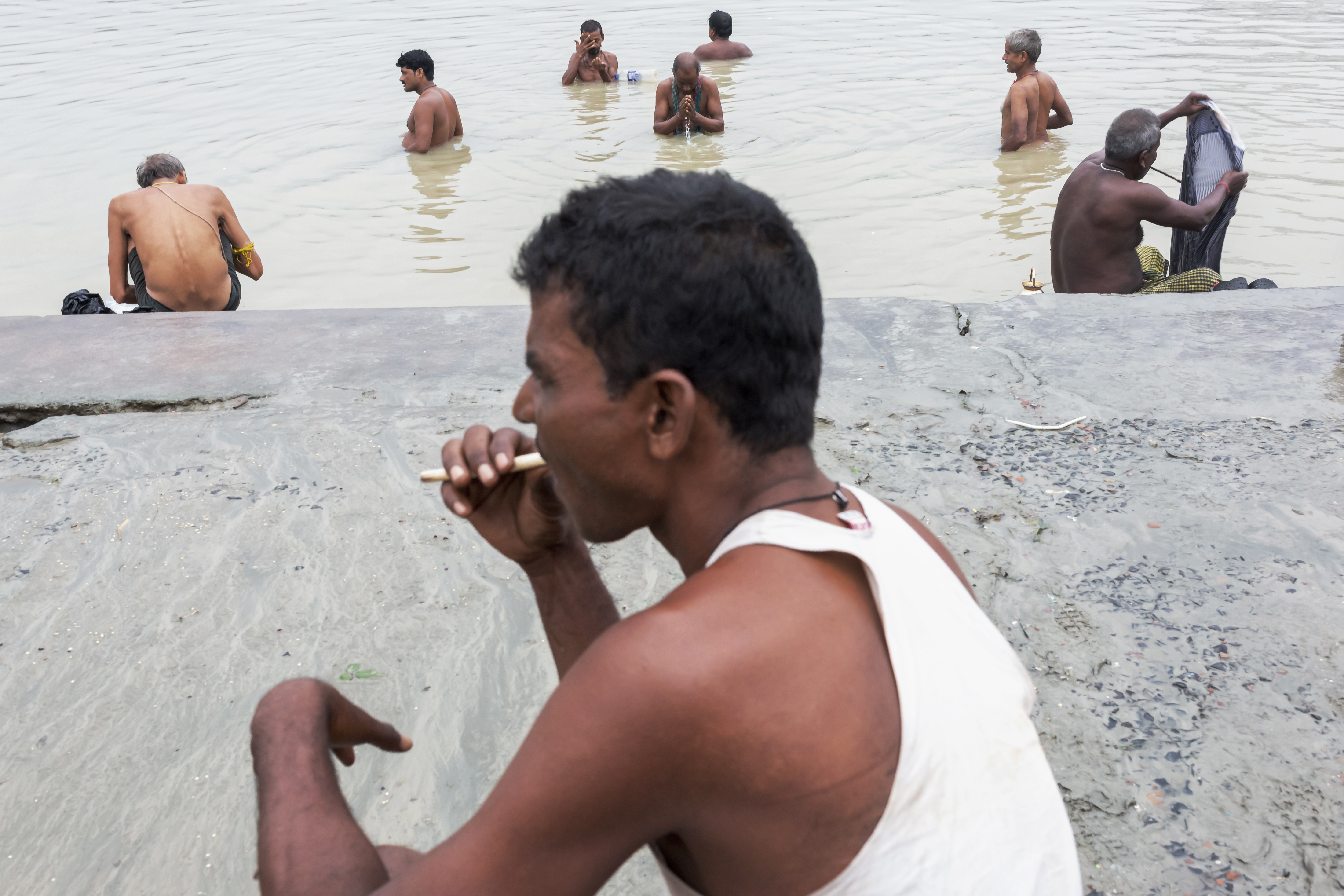 A morning at Kolkata ghat